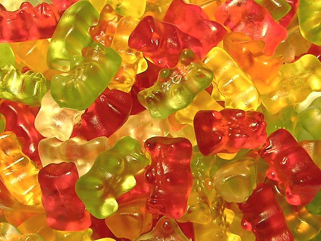 640px-Gummy_bears.jpg