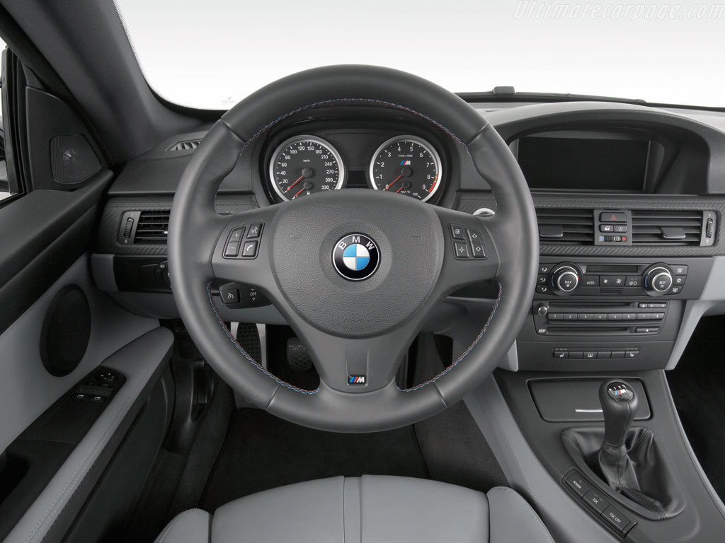 BMW-E92-M3-Coupe_9.jpg