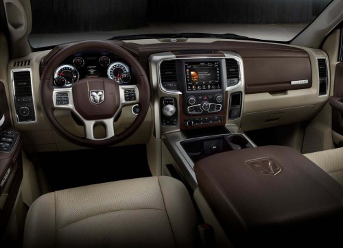 Dodge-Ram_1500_2014-interior-500x362.jpg