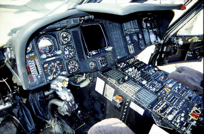 UH-60_cockpit_1_USN.jpg