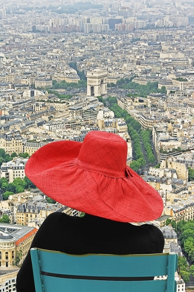 one_eyeland_red_hat_paris_by_mitchell_funk_53942.jpg
