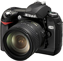 NikonD70-Schraeg-M.jpg