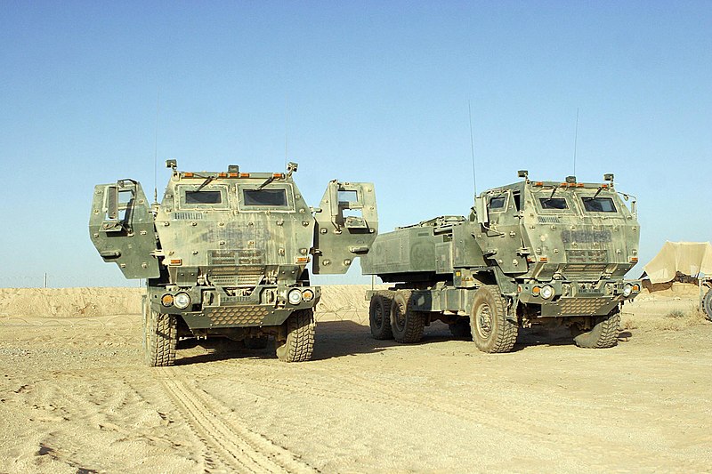 800px-Two_HIMARS_of_the_USMC.jpg