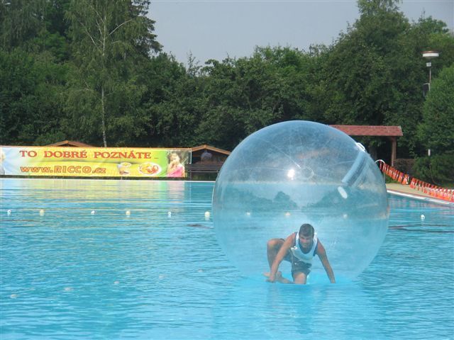 walking-on-water-ball-zorb-sport-inflatable.jpg