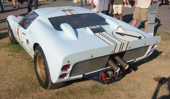 Ford_GT40_(rear).jpg