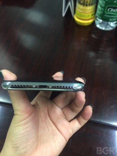 2iPhone-8.jpg
