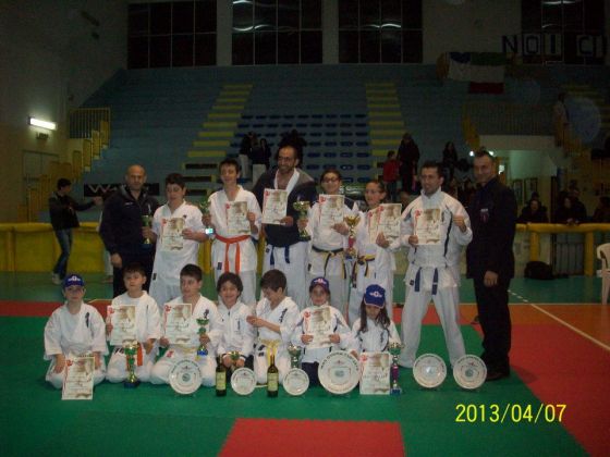 images-Immagini_Sito-Articoli-squadra%20cutrofiano-560x420.jpg