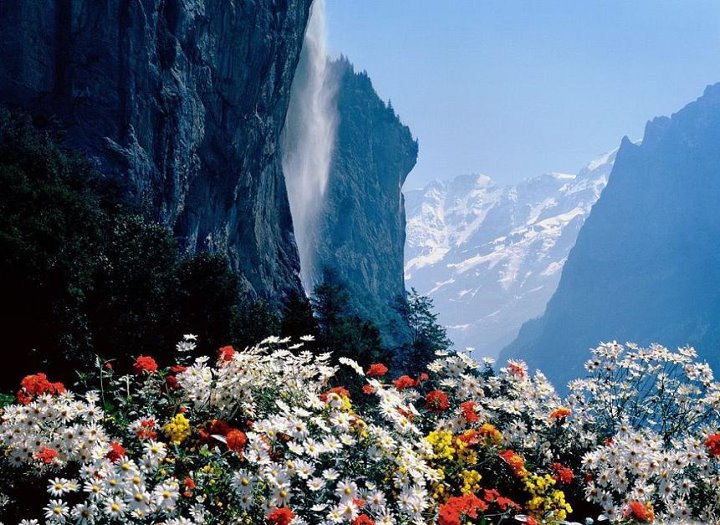 ungfrau_Mountain_Range_Switzerland.jpg