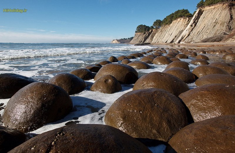 Bowling-Ball-Beach-USA-02.jpg