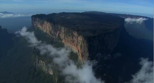Roraima_Tepuy_Venezuela.jpg