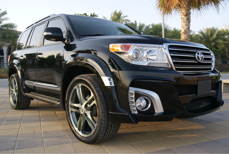 2015_Toyota_Land_Cruiser_200_VXR_WALD.jpg