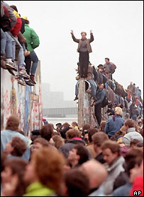 _40826178_berlinwall.jpg