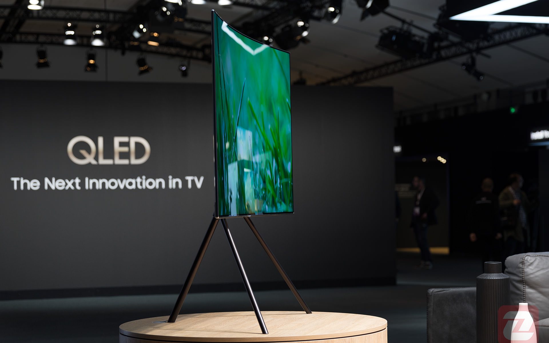 qled-2-1920x1200.jpg