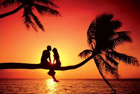 lgpp31181%2Bsummer-love-kissing-at-sunset-poster.jpg
