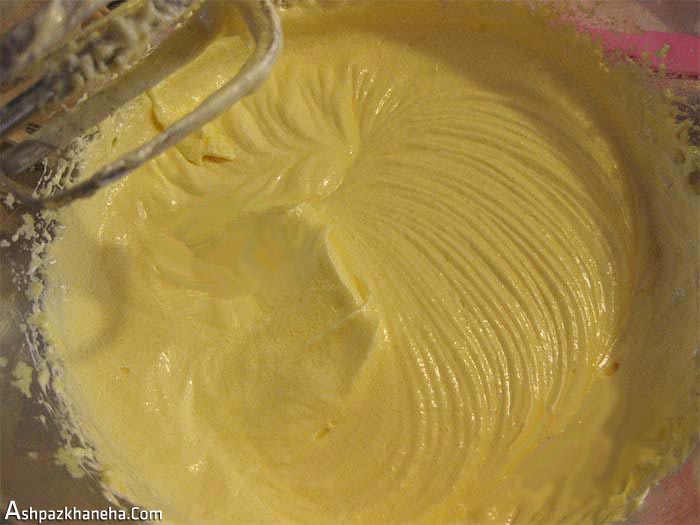strawberry-cake-buttermilk-in-oven02.jpg