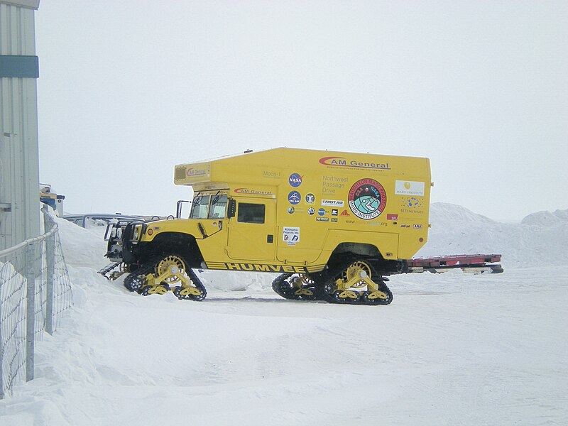 800px-Mars_Institute_Humvee.JPG