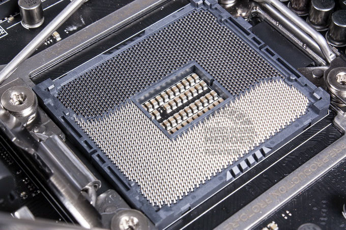 ASUS-X99-Deluxe-%2823%29.jpg