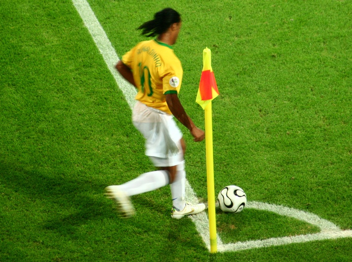 Ronaldinho_corner_brazil.jpg