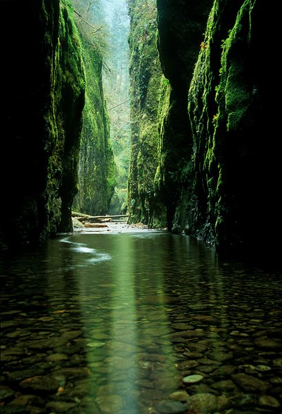 Columbia_River_Gorge.jpg