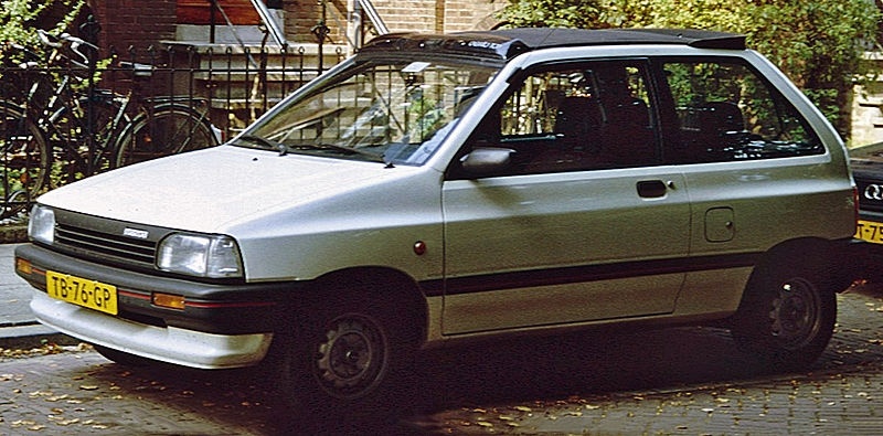 14-11-2-133944800px-Mazda_121_Utrecht_1989.JPG