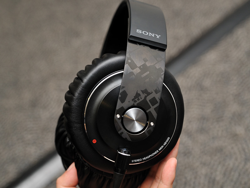 Sony-Outs-the-Massive-MDR-XB1000-Headphones-2.jpg