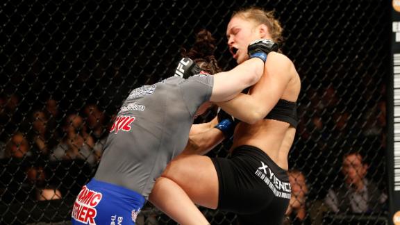 dm_140223_Rousey_Knocks_Out_McMann_In_First_Round.jpg