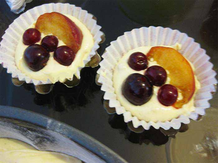 fruit-cake-cherry-peach-with-hazelnut05.jpg