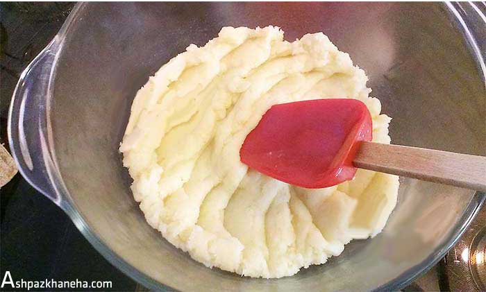 cream-puffs-eclair-pastry-ghanadi-home04.jpg