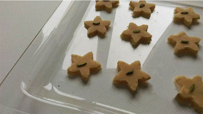 coconut-biscuit-powder-star-in-oven05.jpg