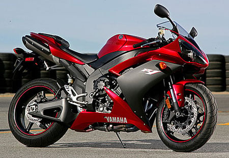 2007_Yamaha_R1.jpg