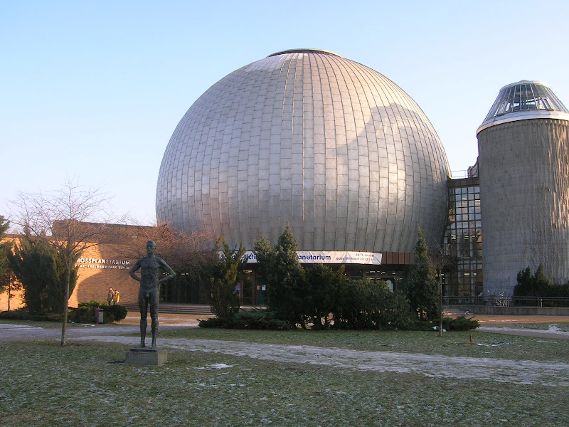 42.%20Berlin_Zeiss_Planetarium.JPG