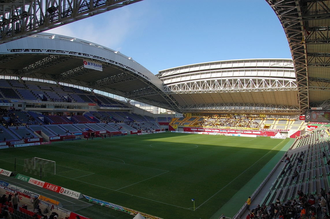 Inside_View_of_Kobe_Wing_Stadium.jpg