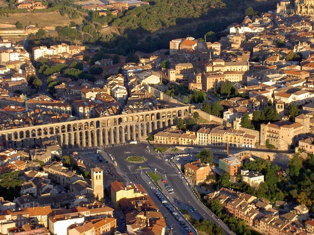 7-Aqueduct-of-Segovia.jpg