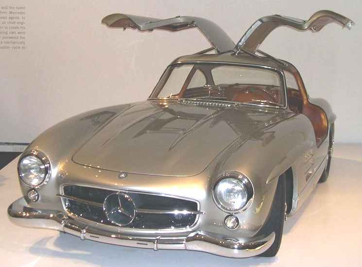 Mercedes-Benz_300_SL_Gullwing_Coupe_1955.jpg