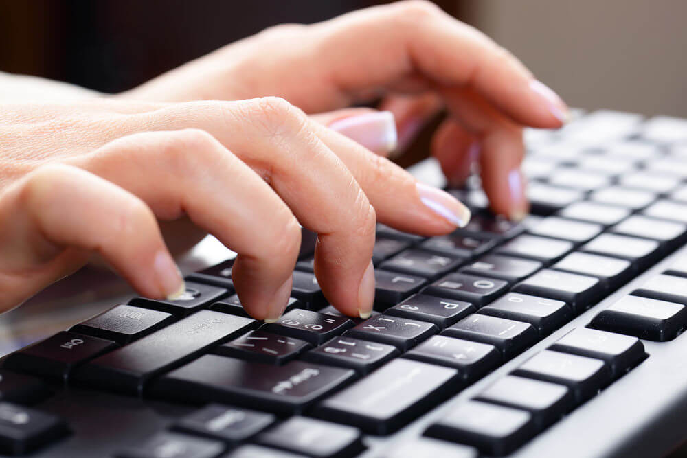 Touch-Typing.jpg-hamyarit.com-Touch-Typing.jpg